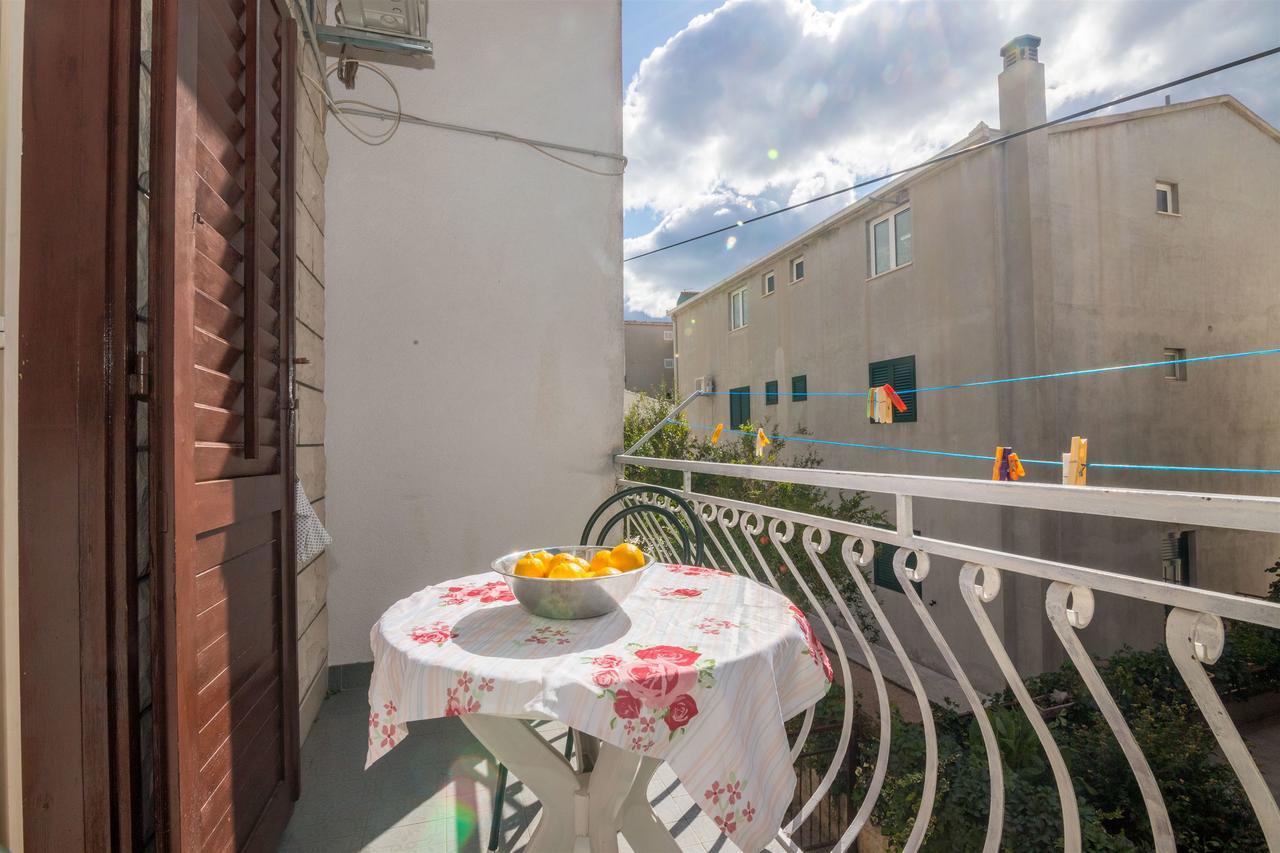 Apartments Zeljko Макарска Екстериор снимка