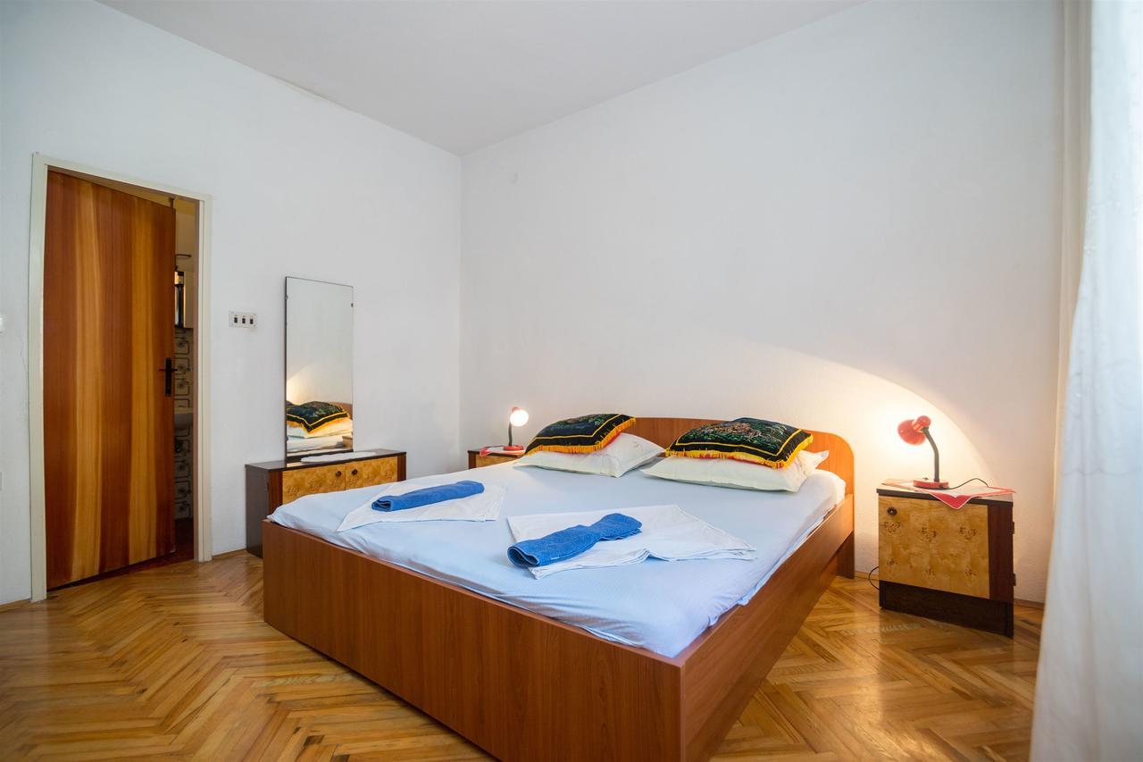 Apartments Zeljko Макарска Екстериор снимка