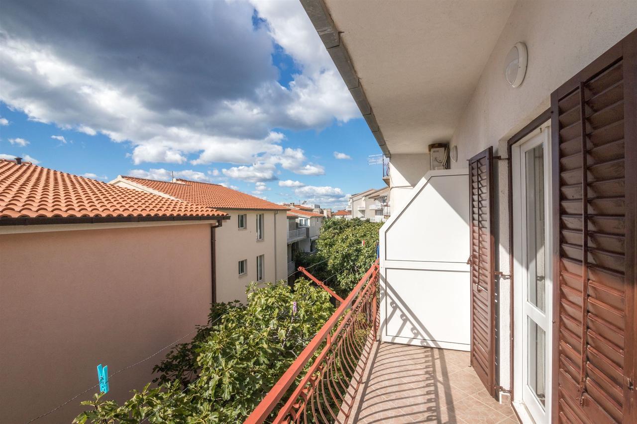 Apartments Zeljko Макарска Екстериор снимка
