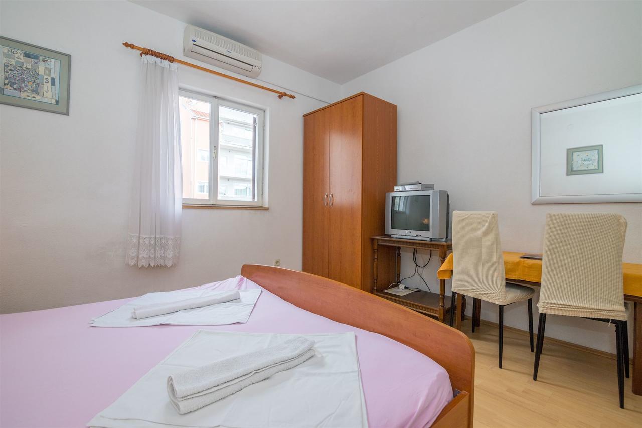 Apartments Zeljko Макарска Екстериор снимка